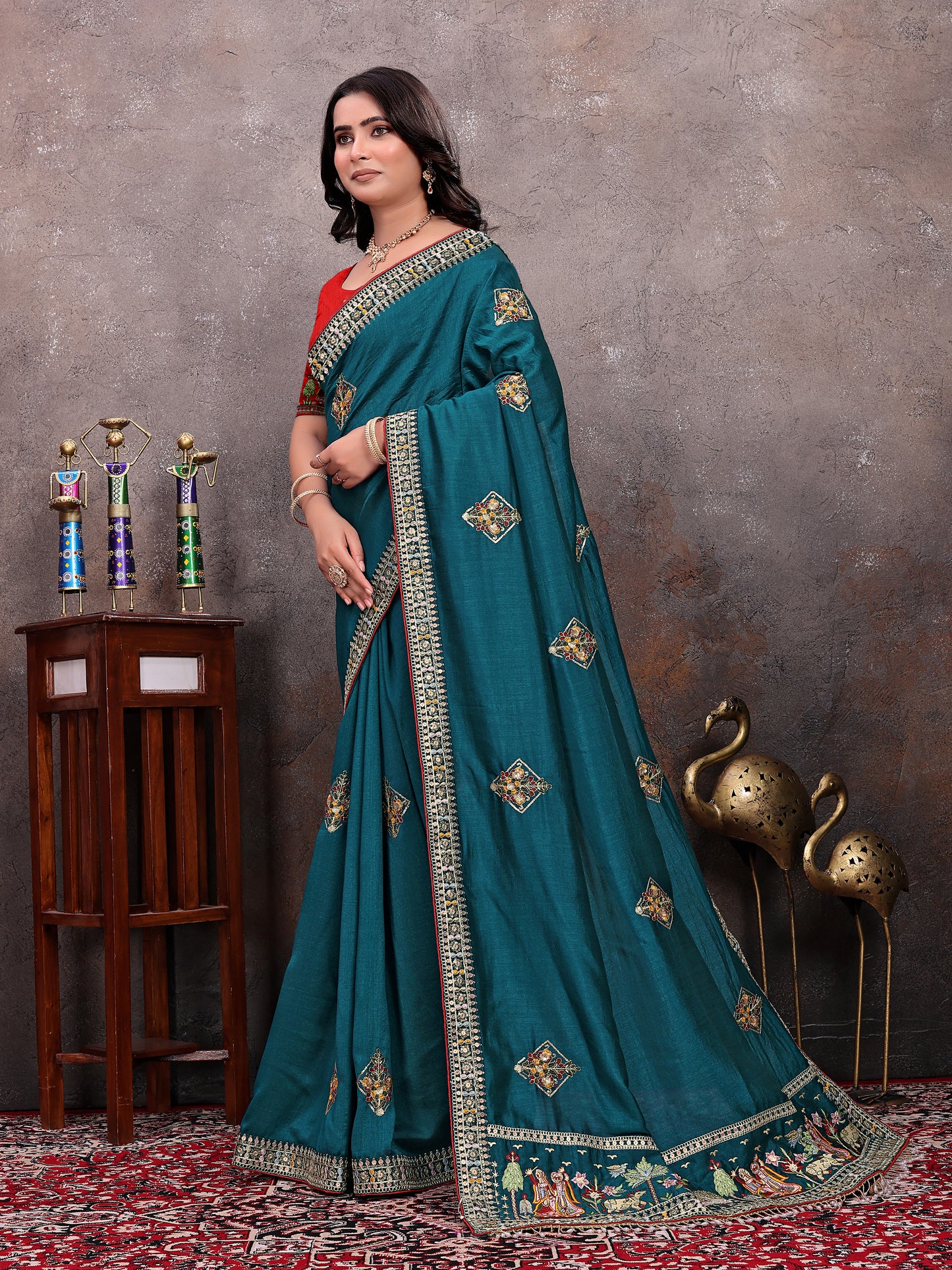 Teal Diamond Motif Vichitra Blooming Saree