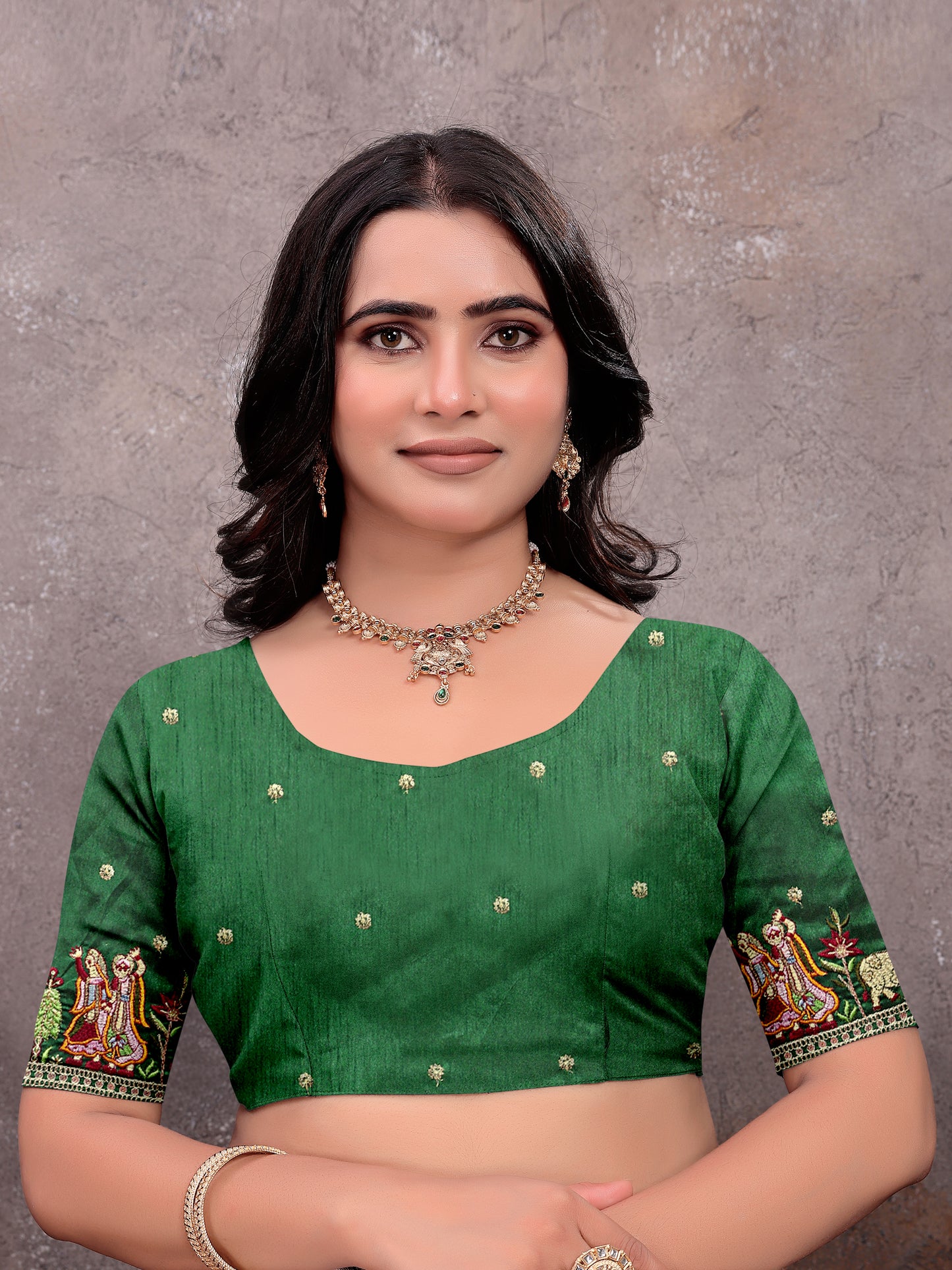Red Diamond Motif Vichitra Blooming Saree