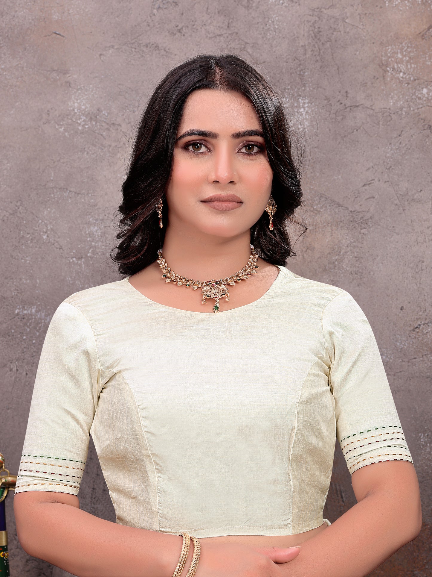 Cream Floral Bird Handwork Saree